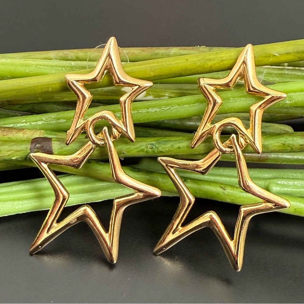 Unsigned Gold-tone Double Stars Dangle Drop Earrings 13g.